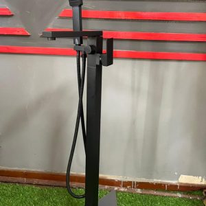 Square freestanding bath mixer (black)